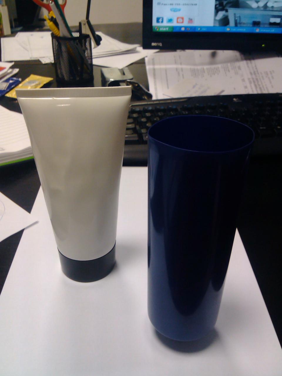 ultrasonic tubes sealing machine samples for tubes Marina Dimitrov ultrasone buisafdichtmachine.jpg