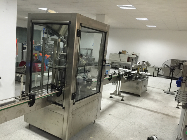 etiketteermachine sluitlijn.jpg