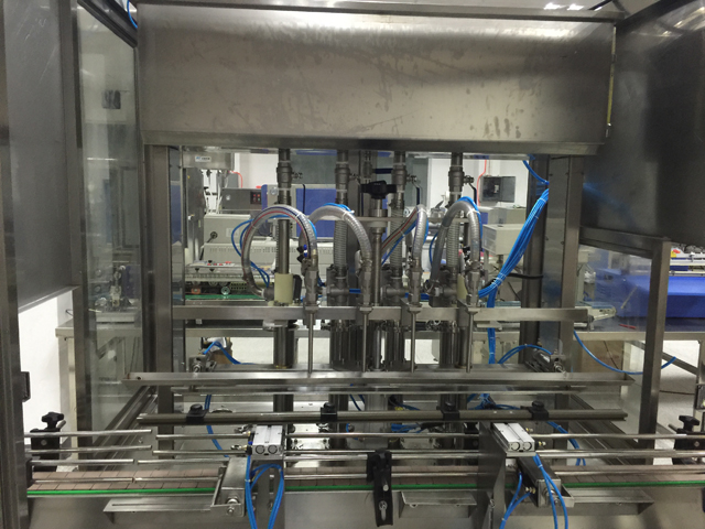 vier koppen vulmachine.jpg