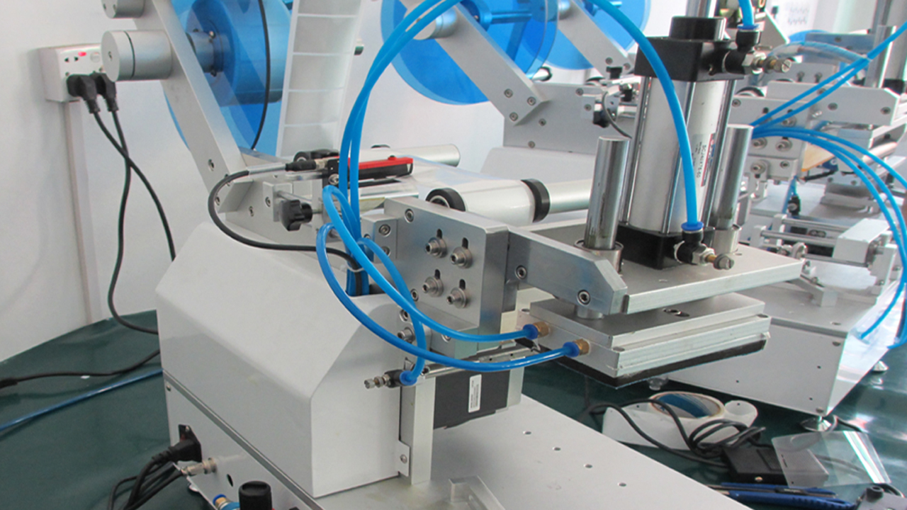 Spuitzakken Plastic Zakken Etiketteermachine Semi-automatisch Voor Vlakke Oppervlakte