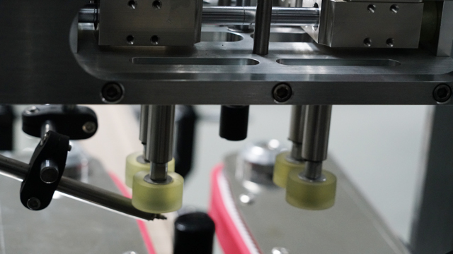 CAPPING inline voor flessen.jpg