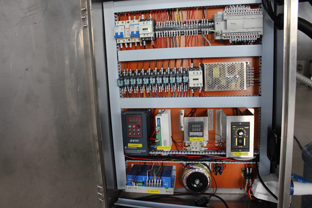 VULMACHINE 4 koppen (1).JPG