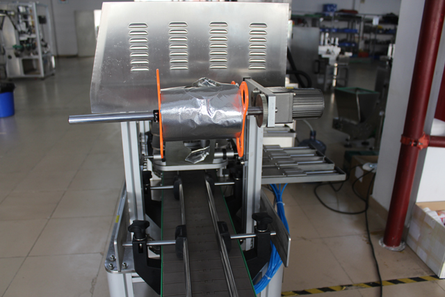 Glazen potten sluitmachine (1).JPG