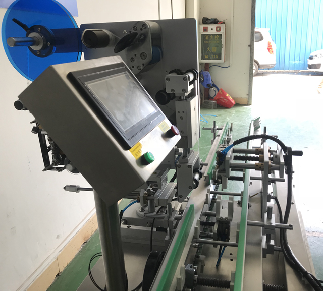 zijfoto op model VK-LBL etiketteermachine.jpg