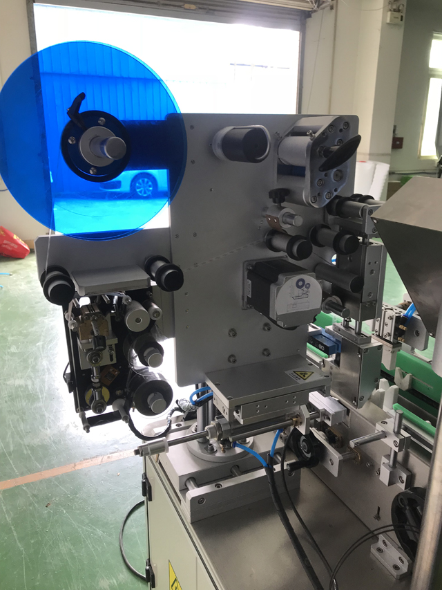 etiketteermachine met printer.jpg