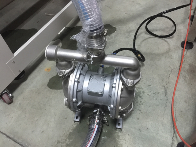 overdrachtspomp voor vulmaterialen (1).JPG