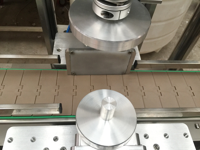 automatische capper.jpg