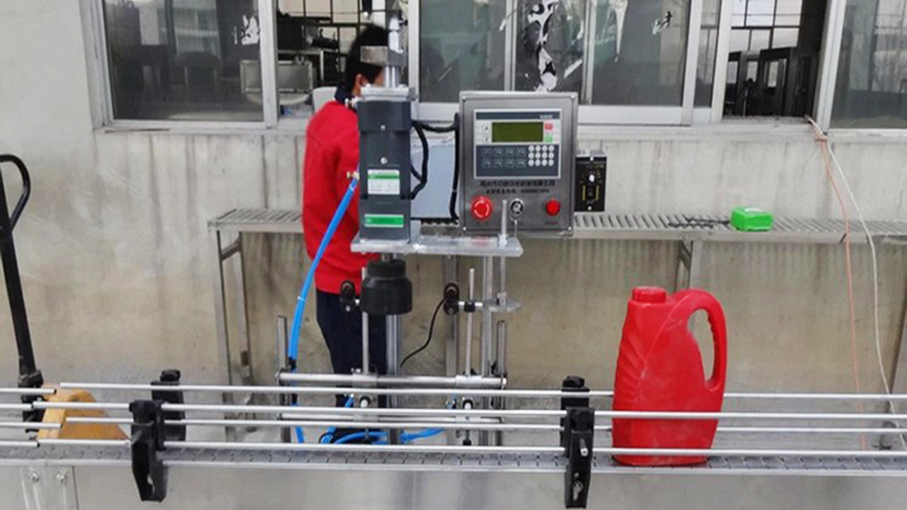 capper apparatuur.jpg