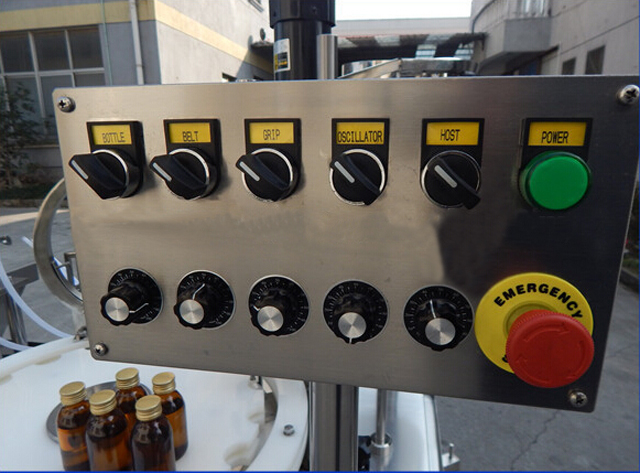 knopbediening voor sluitmachine.jpg