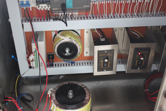 interne machine elektronisch.jpg