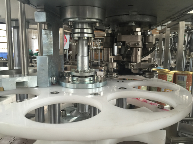 blikjespositie tijdens het verzegelen van blikjes.jpg