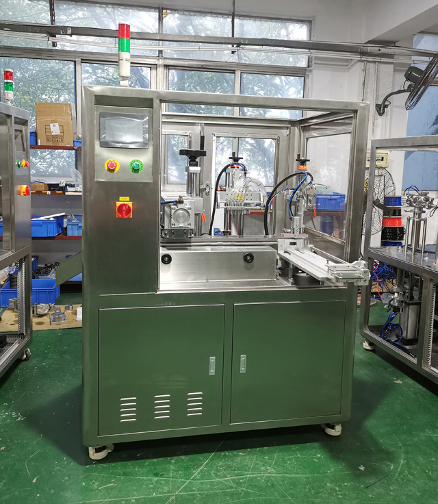 machine in opslagtank.jpg