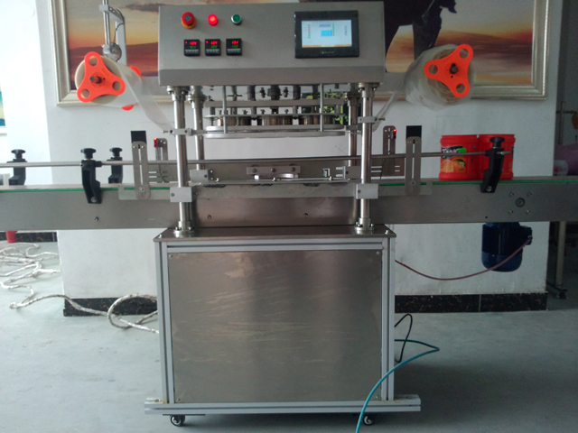 automatic three heads jars sealing equipment potten sluitmachine.jpg