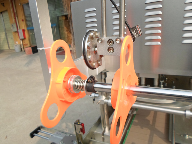 film roller rol voor film laden en sealen.jpg