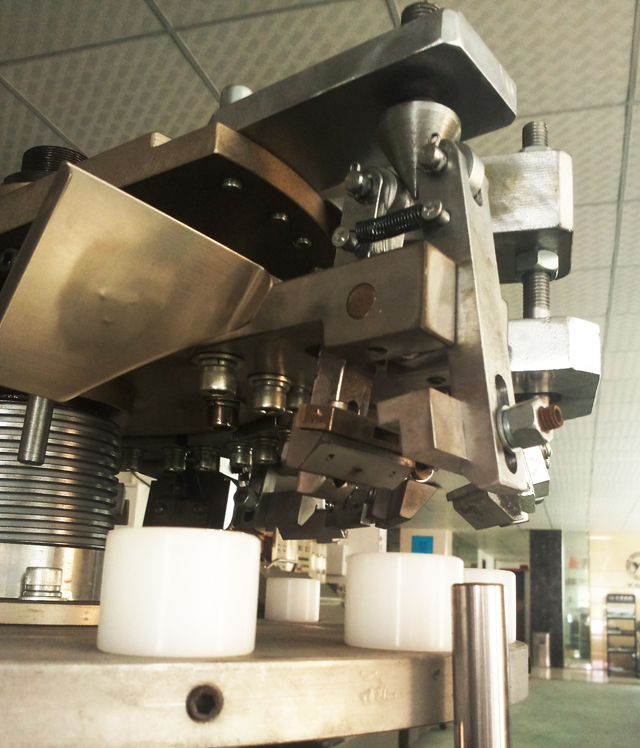 sealer part for metal hose afdichtingsvulling voor metalen buizen.jpg