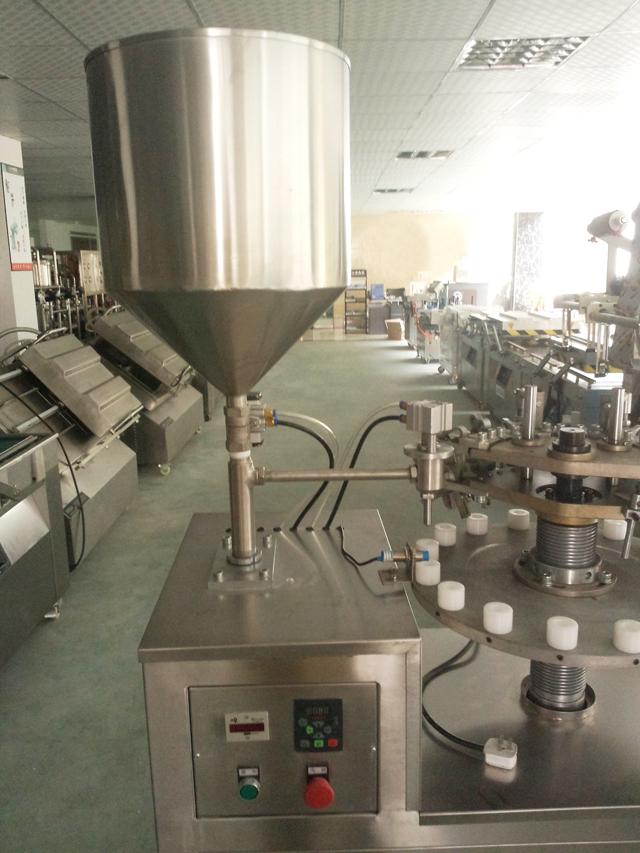 metal tubes filling sealing machine in stock buizen vuller sealer hopper.jpg