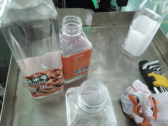 FLAT BOttles etiketteermachine rollen etiketten (2).jpg