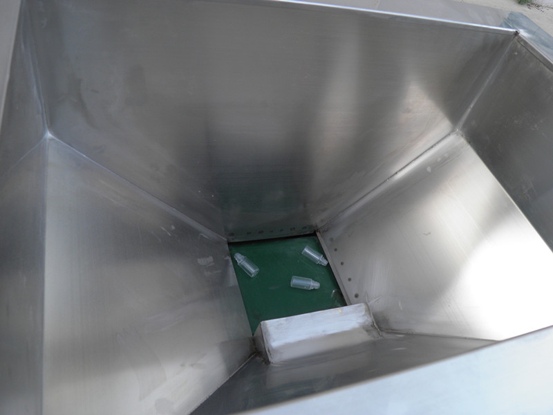 E liquid unscrambler for filling capping line flesontwarrer voor E-liquid.jpg