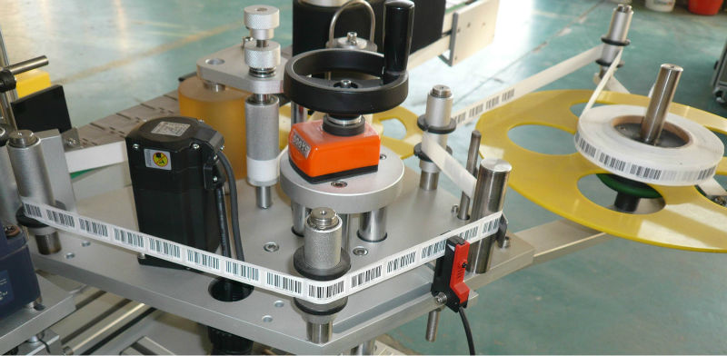 omhoog omlaag dubbelzijdige zelfklevende etikettenplakmachine