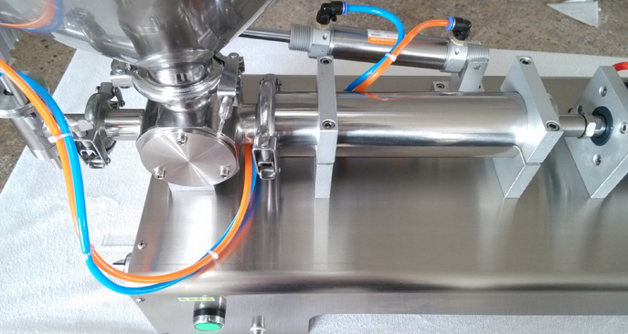 fully pneumatic filling machine part vloeistofvulmachine.jpg
