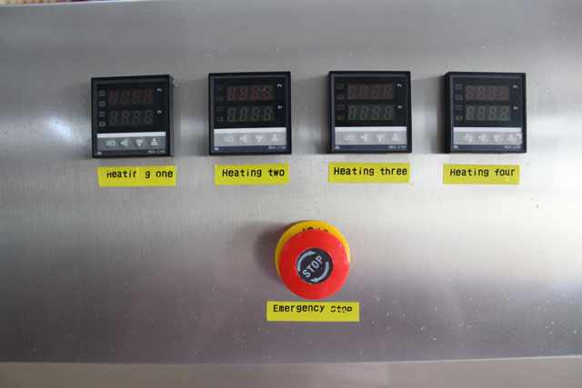 high speed automatic bottles screw capping machine tornillo de botella de nivelación de la máquina AFBEELDING VAN SCHROEFKAP MACHINE SLUITEN.jpg