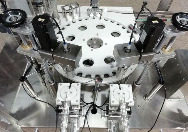 flessen robotarm feeder.jpg