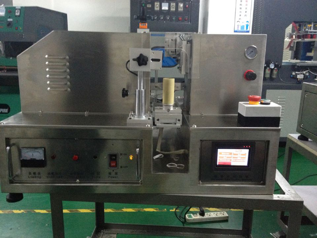ultrasonic tube sealing equipment ultrasone buisafdichtmachine.jpg