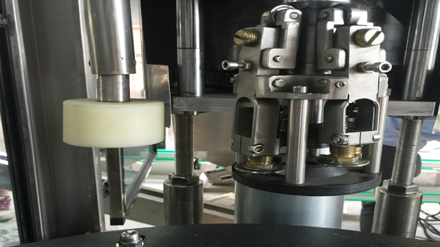 capper apparatuur.jpg