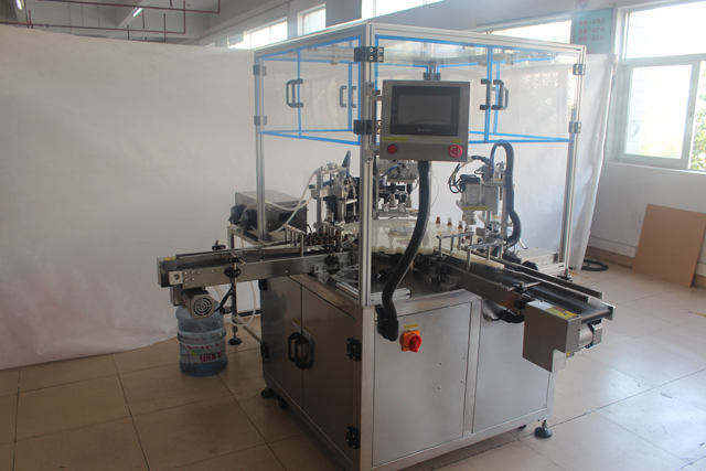 werkelijke foto's van het vullen van doppen en etikettering.jpg