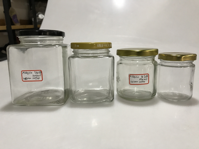 flessen en doppen voor vacuümafsluiter.jpg