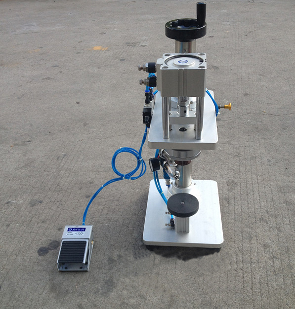 perfume pneumatic crimper equipments parfum pneumatische krimptang.jpg