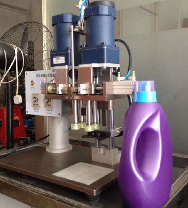 clear pictures for screw capping machinery SCHROEFKAPPER machines.jpg