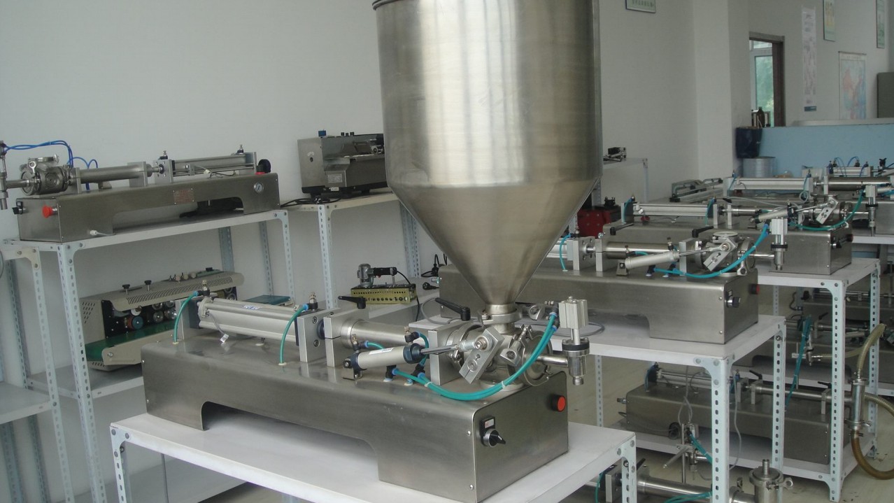 liquid cream lotion filling equipment pneumatic CREME&VLOEISTOF vulmachine.jpg