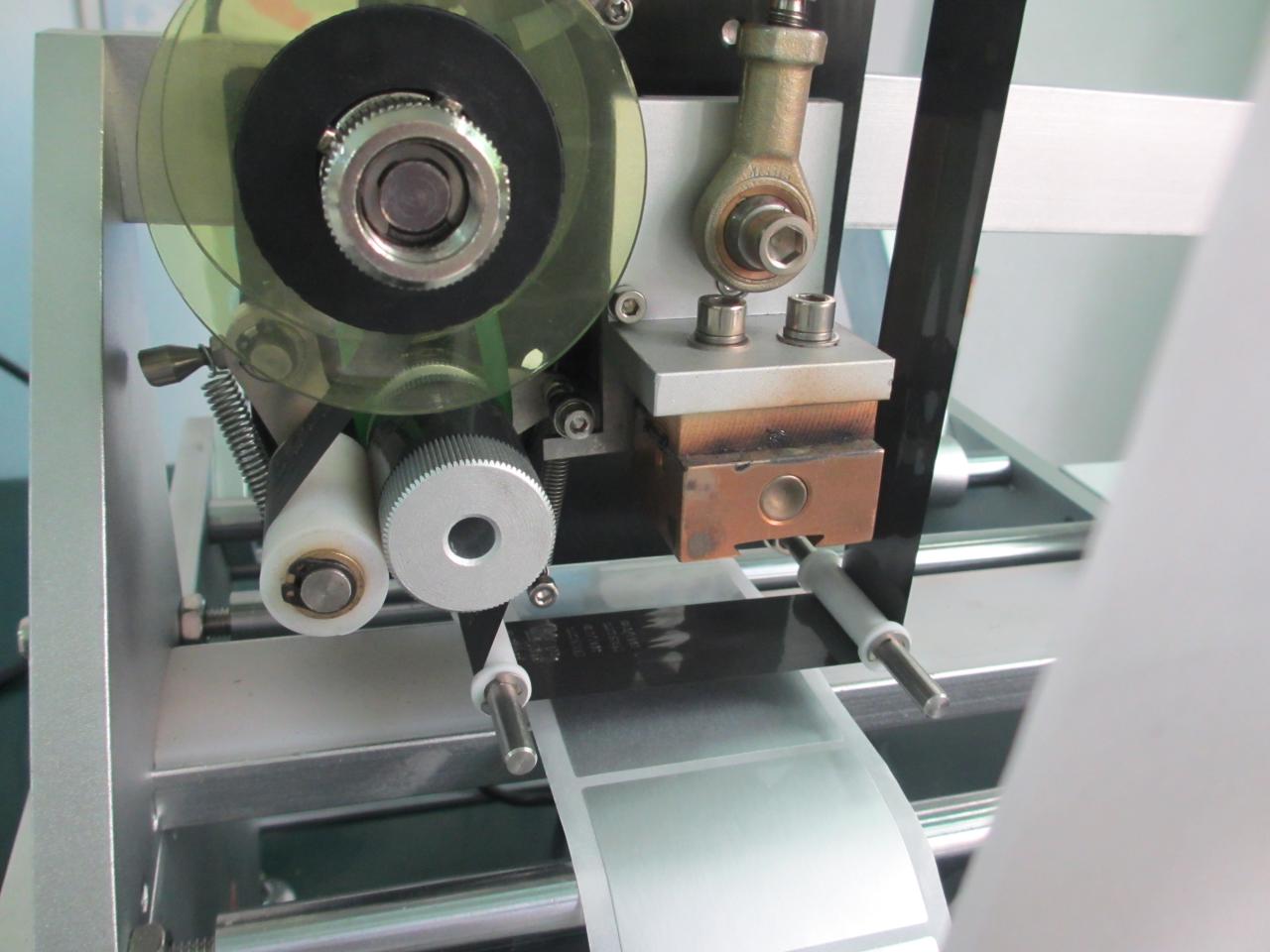 syringe labeling with printing coding function spuitlabel met printcodeerder (5).JPG