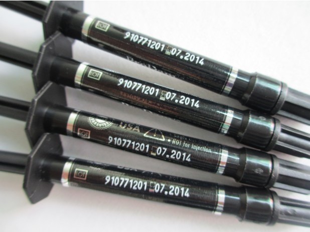 labeling printer machine for syringes spuit etikettering printen.jpg