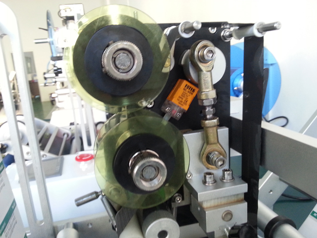 voor eran semi-automatische buisjes etiketteermachine spuit met