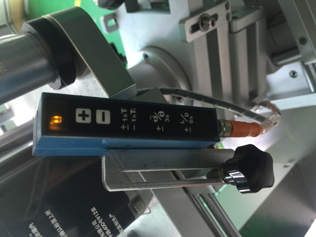 sensor voor het detecteren van labels transparant.jpg